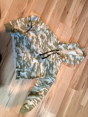 PINK Victoria's Secret Green & Cream Camo Hoodie